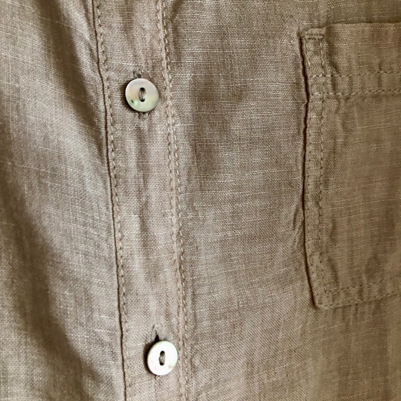 Linen Sleeveless Button-Front Blouse, New Condition - Picture 5 of 15